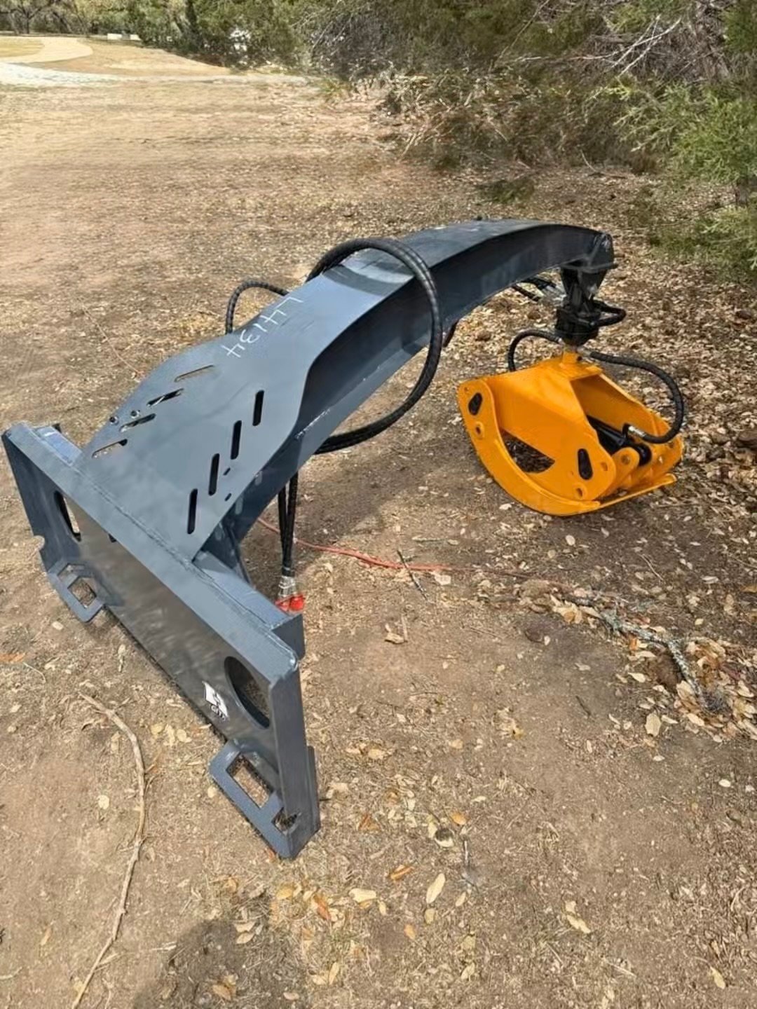 2026 GIYI GY-RG63 360° Rotating Skid Steer Grapple